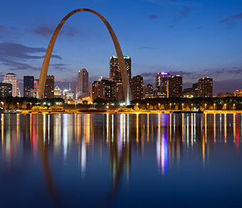 St. Louis arch at night